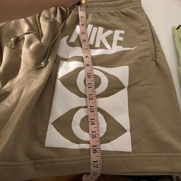 Nike Sportswear Puff Print Graphic French Terry Shorts NWT Size XXL Men's Tan - Picture 15 of 16